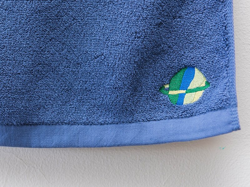 Color blue planet terry towel ❁ - ผ้าขนหนู - ผ้าฝ้าย/ผ้าลินิน สีน้ำเงิน