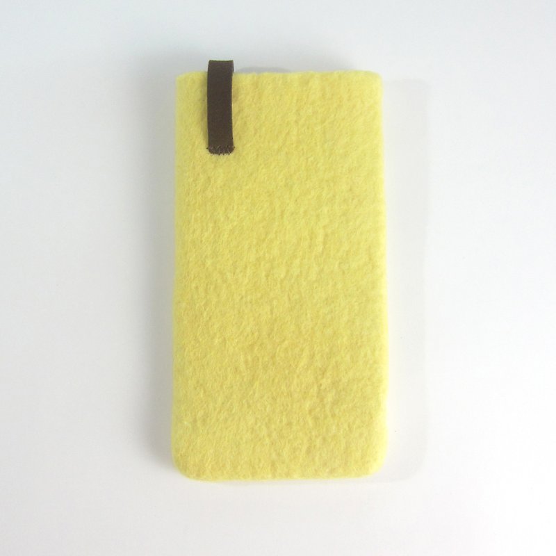 Handmade wool felt mobile phone sets I chick yellow No.2 selected wool. Handmade. gift. protective case. shockproof - Other - Wool Yellow