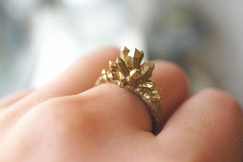 【13 号】水晶結晶戒指 黃銅 - 戒指 - 其他金屬 金色