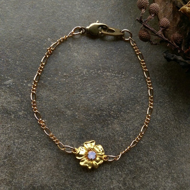 Antique imitation opal glass flowers Bracelet - สร้อยข้อมือ - เครื่องเพชรพลอย 