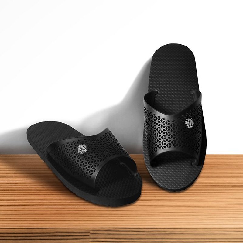 ∠ 120˚ Slipper_Black - Men's Casual Shoes - Waterproof Material Black