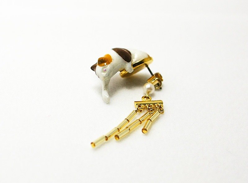 戯れ猫のピアス 三毛猫 - 耳環/耳夾 - 塑膠 白色