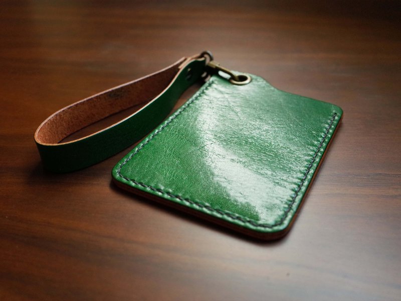 IPPI- forest green travel card wallets - Leather / manual - ที่ใส่บัตรคล้องคอ - หนังแท้ สีเขียว