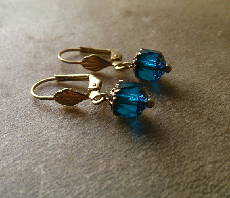 Dark Blue Czech Glass Earrings - ต่างหู - วัสดุอื่นๆ สีน้ำเงิน
