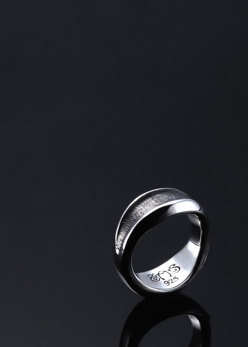 Essence Ring L Type | classic collection 素面簡約本質戒指 L - 戒指 - 純銀 銀色