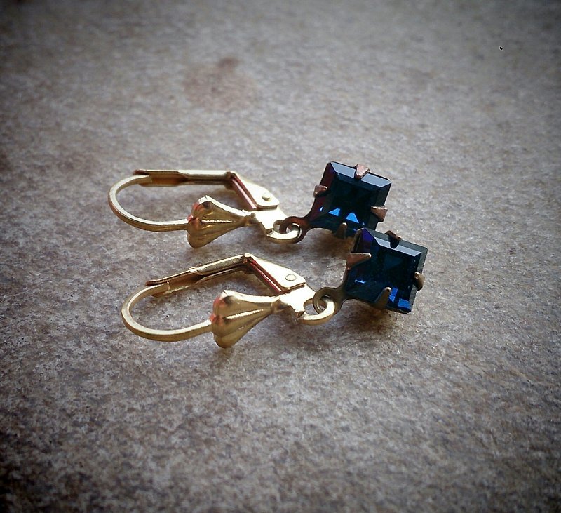 深藍復古菱形玻璃貝殼耳環 - 耳環/耳夾 - 寶石 藍色