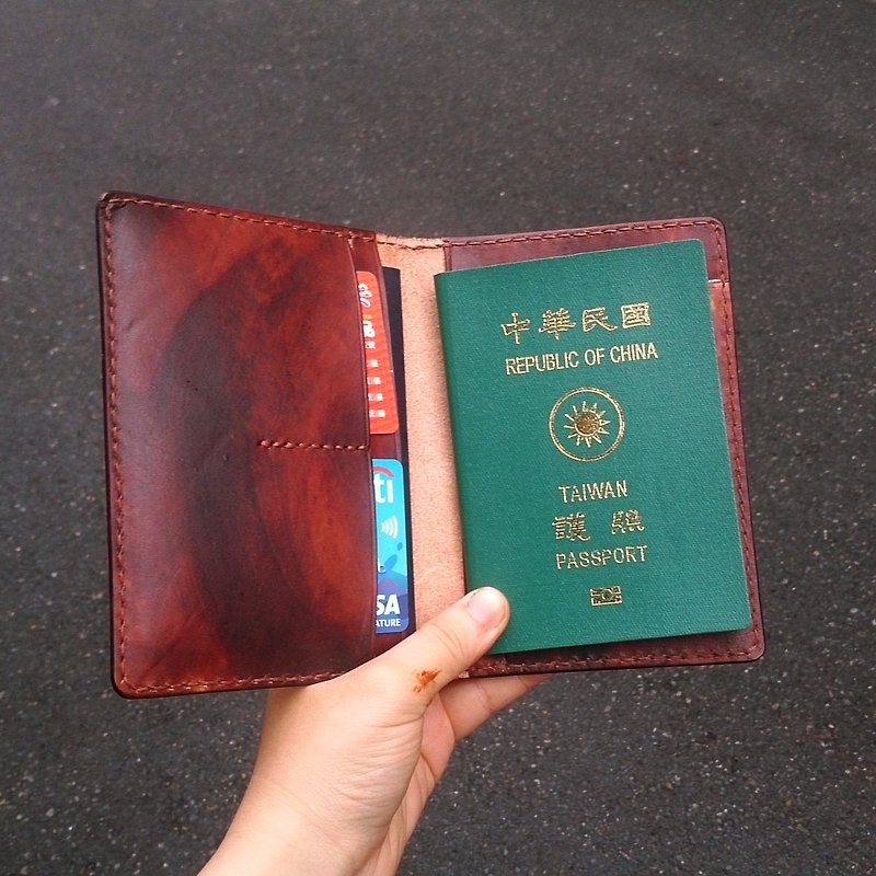 亥卡 HIKER / 手製革物_義大利植鞣牛皮_護照套 - 護照套 - 真皮 咖啡色