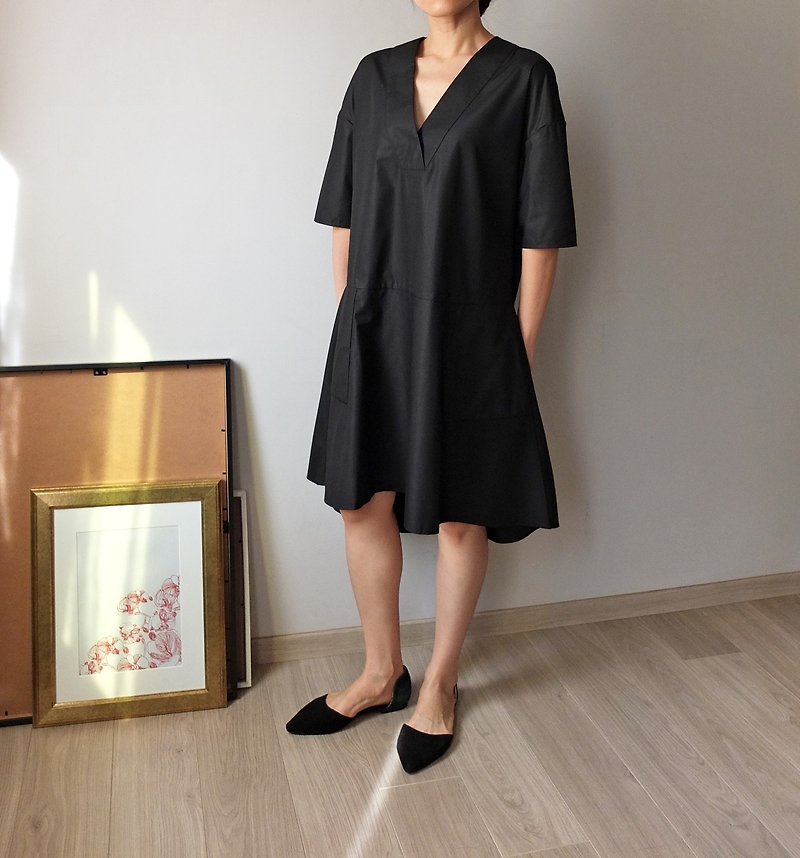 Simple cut V-neck black dress (S code clearing) - One Piece Dresses - Other Materials 