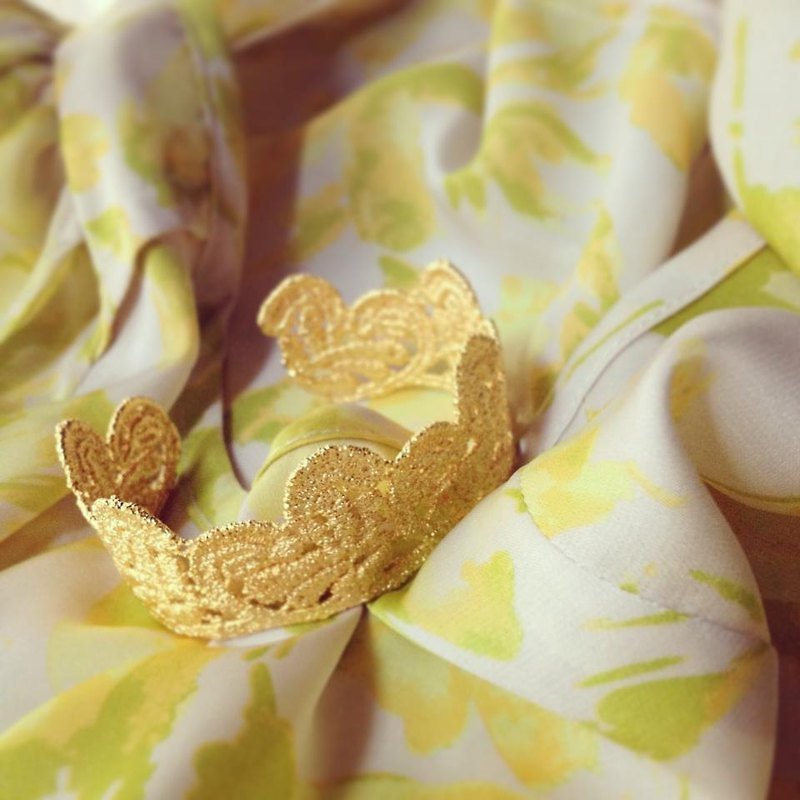 Gold Flower cooper Bracelet , Bridesmaids Gifts, Birthday gift Bracelet - Bracelets - Other Metals Gold