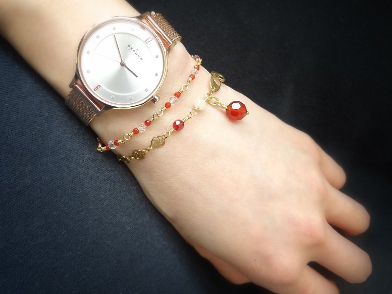 Red Agate Drop Charm with Yellow Jade Beads Filigree Antique Bronze Bracelet - สร้อยข้อมือ - เครื่องเพชรพลอย สีแดง