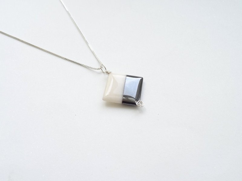 Limited | Hematite & White Stone Square Bead Pendant Sterling Silver Necklace - สร้อยคอ - เงินแท้ สีเทา