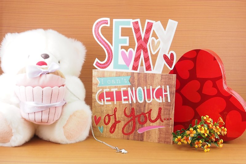 Happy Valentine's Day sexy stunner | UK Valentine card love heart love | - การ์ด/โปสการ์ด - กระดาษ สีแดง