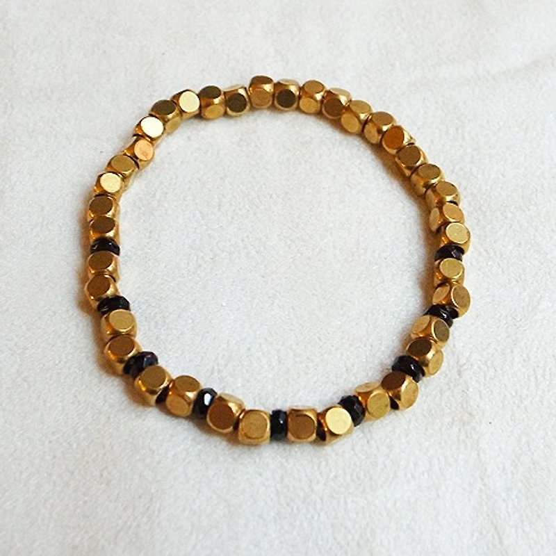 ☽ Qi Xi hand for ☽ [07283] square Bronze section with Black Onyx - Bracelets - Other Metals Gold