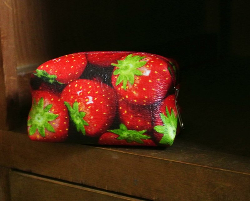 [T - C] Strawberry handmade purse can hang the bag when the key ring - กระเป๋าใส่เหรียญ - วัสดุอื่นๆ 