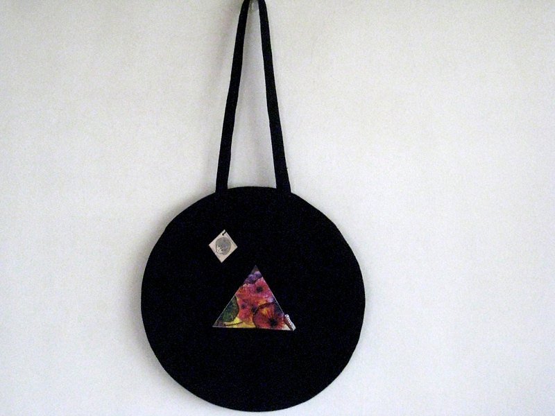 MaryWil圓形小文青環保袋-繽紛三角形 - ショルダーバッグ - その他の素材 ブラック