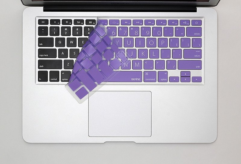 BEFINE MacBook Air 13專用鍵盤保護膜（KUSO英文Lion版）  紫底白字 (8809305221613) 此版無注音 - 平板/電腦保護殼/保護貼 - 其他材質 紫色