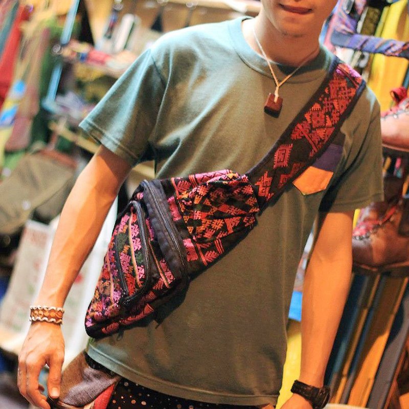 EARTH.er │ hill tribe Triangle Bag ● Hill Tribe Triangle Bag│ :: Fair Trade :: - Messenger Bags & Sling Bags - Other Materials Multicolor