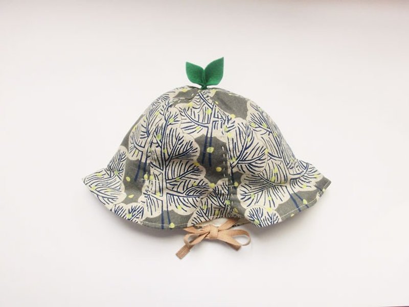 Grow Up! Leaf Hat / Trees in the snowy forest (Gray) - Bibs - Other Materials Gray