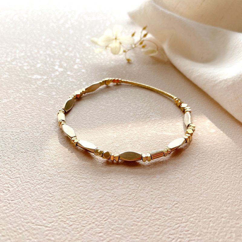 Simple- Brass handmade bracelet - สร้อยข้อมือ - ทองแดงทองเหลือง สีทอง