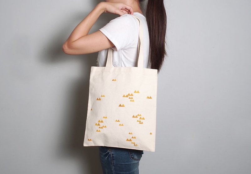 Hand-painted Handprint Embroidered Cloth Bag [Mountain Lan] Single-sided/Double-sided portable/shoulder - Messenger Bags & Sling Bags - Cotton & Hemp Gold