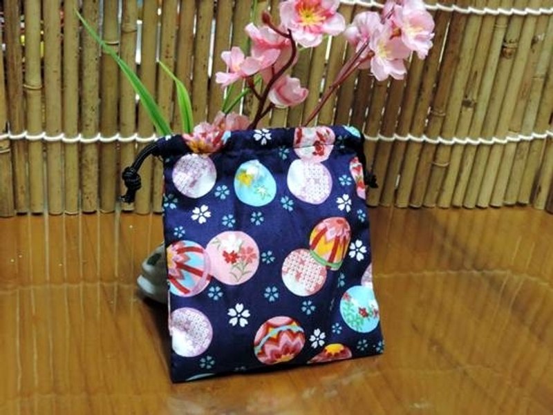 Japanese cherry Love ‧ carry small objects pouch - Toiletry Bags & Pouches - Other Materials Multicolor