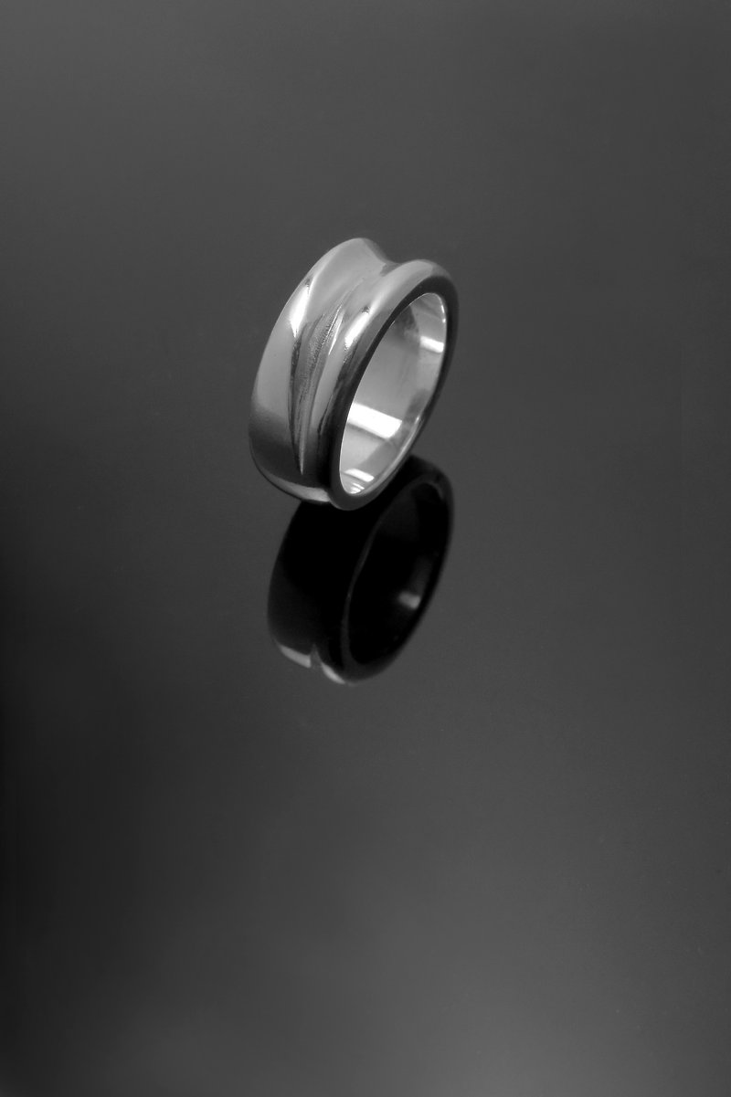 ReShi ReShi / Simple Leaf Vein Ring (Female) / 925 Silver / Valentine Gift - แหวนคู่ - โลหะ สีเงิน
