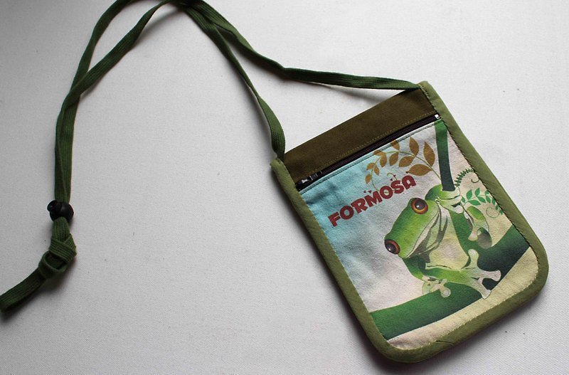 Formosa Travel Carrying Bag: Morse Tree Frog - อื่นๆ - วัสดุอื่นๆ 