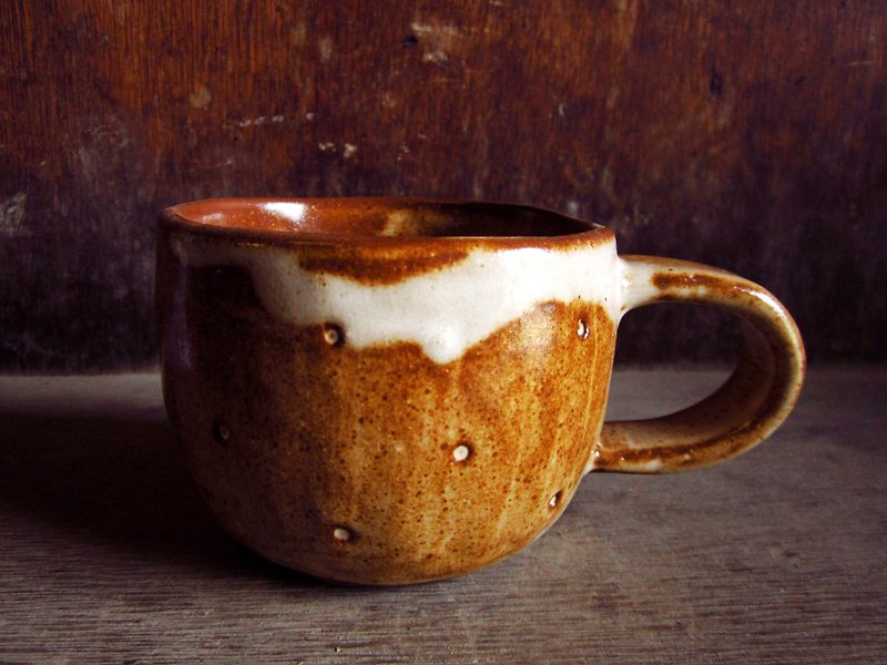 焦糖牛奶系列-手捏不規則點點咖啡杯 - 咖啡杯/馬克杯 - 其他材質 