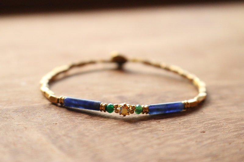 <☞ HAND IN HAND ☜> Nahcolite - translucent bracelet (0692) - Bracelets - Gemstone Blue
