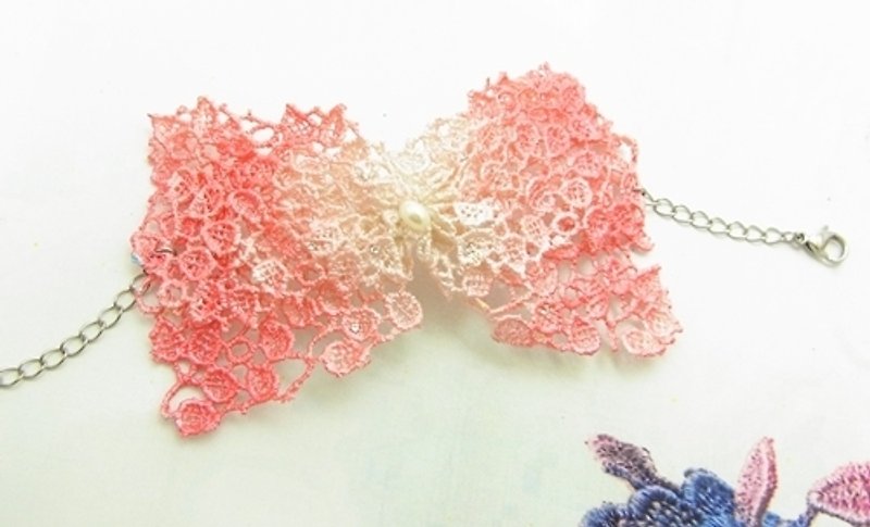 [A Lace Lace] strawberry milk water section water lace bow bracelet (10 * 8cm) - Bracelets - Thread 