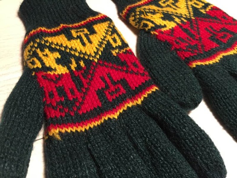 Thicken Plus Ultra Warm Long Sleeve Finger Alpaca Gloves-Dark Green Yellow Red - ถุงมือ - วัสดุอื่นๆ สีเขียว