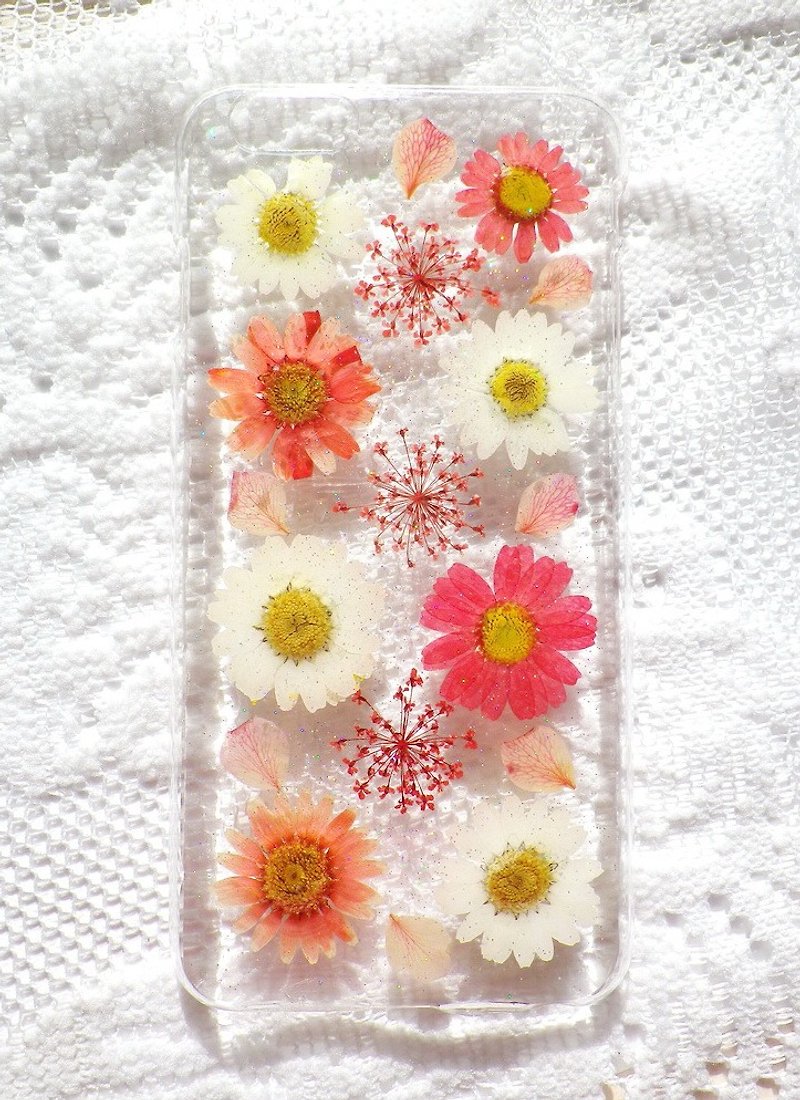 Anny's workshop hand-made pressed flower phone case, Leucanthemum Paludosum series - เคส/ซองมือถือ - วัสดุอื่นๆ 