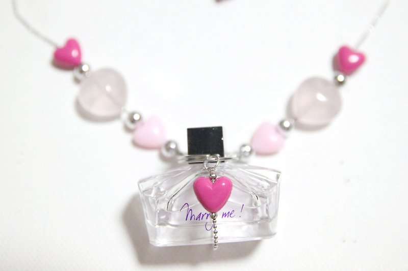 Lavin "Marry Me!" Mini Perfume Necklace with Crystal - สร้อยคอ - วัสดุอื่นๆ สึชมพู