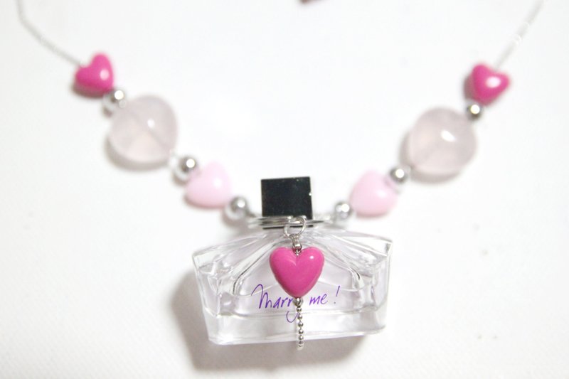 Lavin "Marry Me!" Mini Perfume Necklace with Crystal - 項鍊 - 其他材質 粉紅色