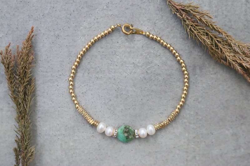 Amazonite pearl bracelet - สร้อยข้อมือ - เครื่องเพชรพลอย สีเขียว