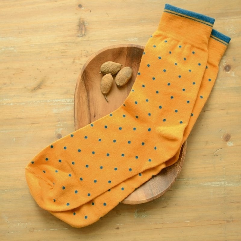 Lin Guoliang Color Polka Dot Gentleman Socks Mustard Yellow - ถุงเท้าข้อกลาง - ผ้าฝ้าย/ผ้าลินิน สีเหลือง