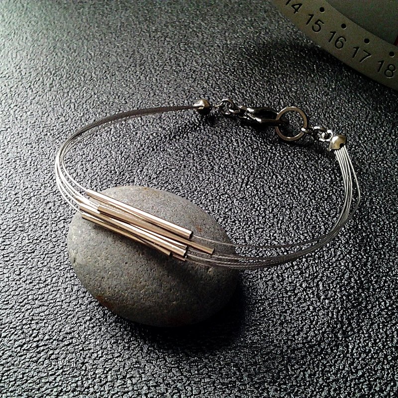 EarringFanatic galactic speed of light metallic silver multilayer bracelet - สร้อยข้อมือ - โลหะ สีเทา