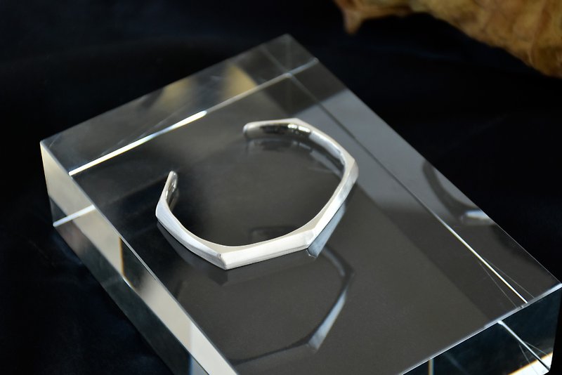 Original Handmade Custom S925 Silver Irregular Cut Geometric Simple Silver Open Bracelet - สร้อยข้อมือ - เงินแท้ สีเงิน