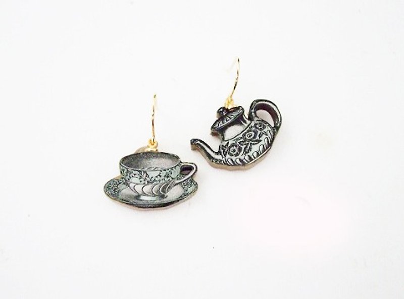 Tea set earrings / wood earrings wooden earrings series - ต่างหู - ไม้ สีนำ้ตาล