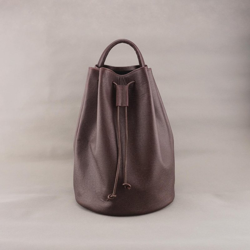 Bert伯特．側背束口包．咖啡酒紅色．小格紋 / 皮革 / RRENAE Leatherware - 側背包/斜背包 - 真皮 紅色