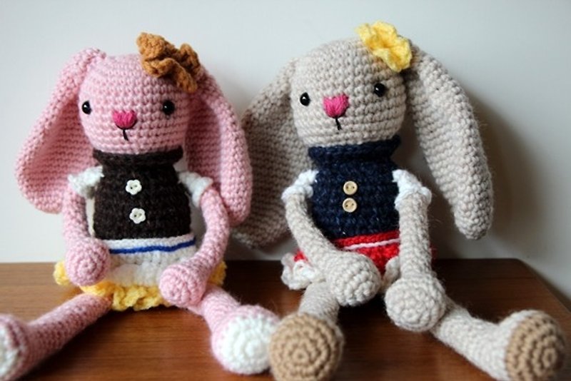 垂耳兔短裙女孩 高領毛衣 毛線玩偶 - 寶寶/兒童玩具/玩偶 - 其他材質 粉紅色
