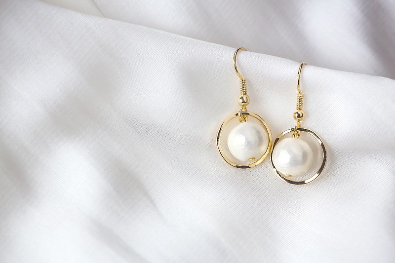 925純銀耳環【Luna棉珍珠穿孔式耳環】 - 耳環/耳夾 - 其他材質 白色