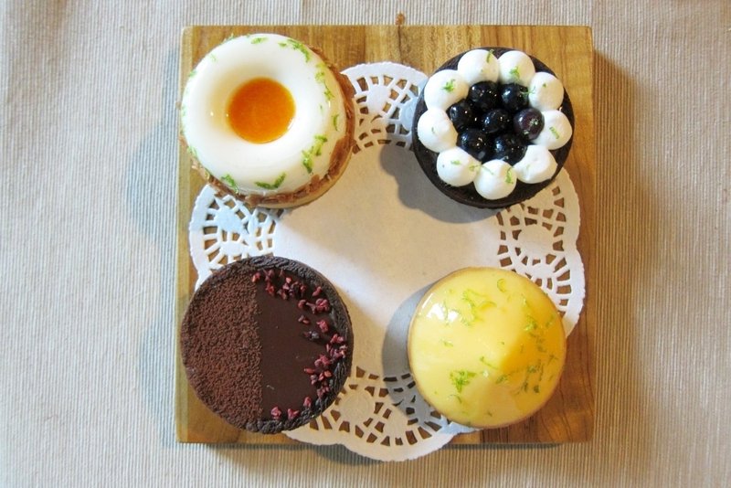 ミッド統合フランス語甘いタワーを[定義] - ケーキ - 食材 