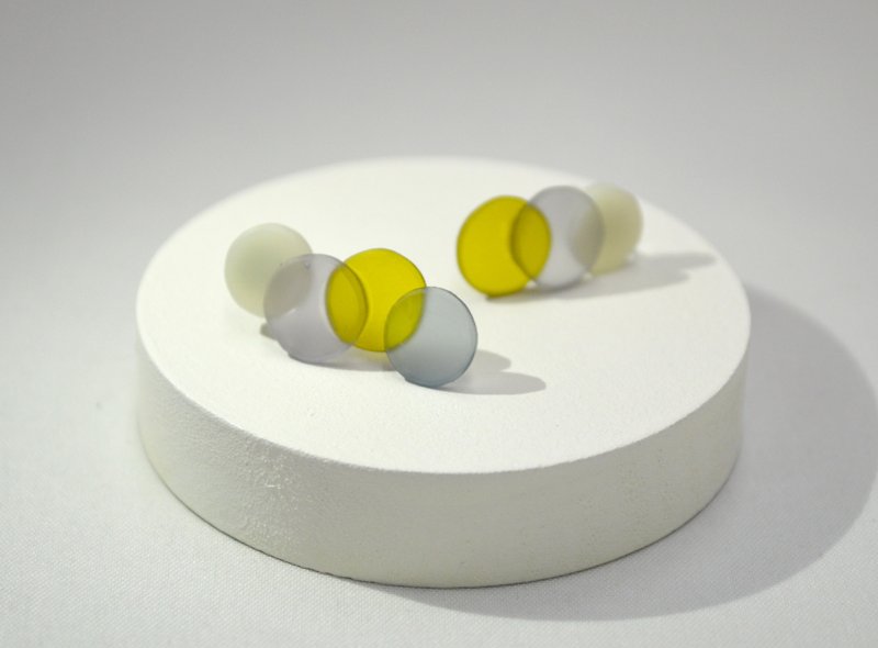 Glass clip earrings thin series mustard color - ต่างหู - แก้ว สีกากี