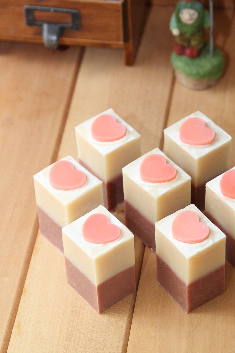 【婚禮小物訂製】玫瑰羊奶手工皂*20個 - 沐浴乳/沐浴用品 - 植物．花 粉紅色