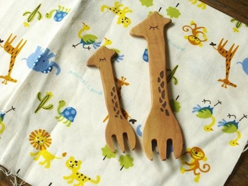 Japanese manufacturers produced vine Yun cute zoo giraffe natural wood dessert fork (single) - Cutlery & Flatware - Wood Brown