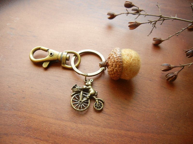 *coucoubird*Fat Acorn Charm/Various Small Bronze Ornaments - Keychains - Wool Multicolor