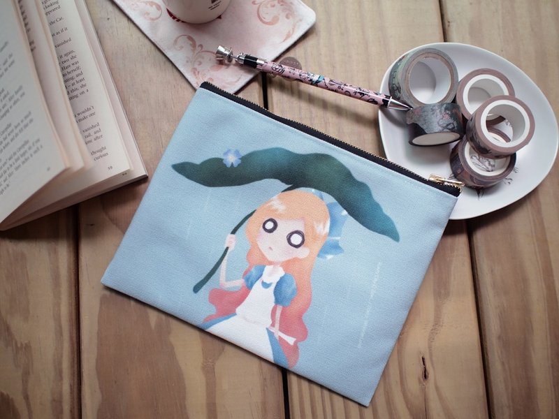 Portable canvas zipper bag ▌ ▌ rain Alice in Wonderland - Toiletry Bags & Pouches - Other Materials Blue