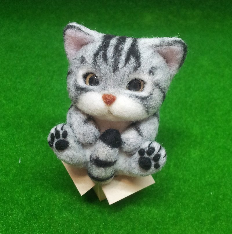 Carton Control/ Gray Tiger Cat - ของวางตกแต่ง - ขนแกะ 