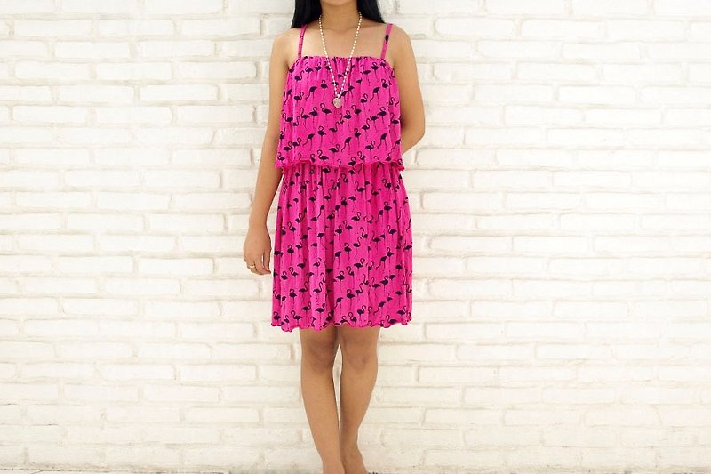 Island print ruffle camisole Short dress <flamingo pink> - ชุดเดรส - วัสดุอื่นๆ สึชมพู